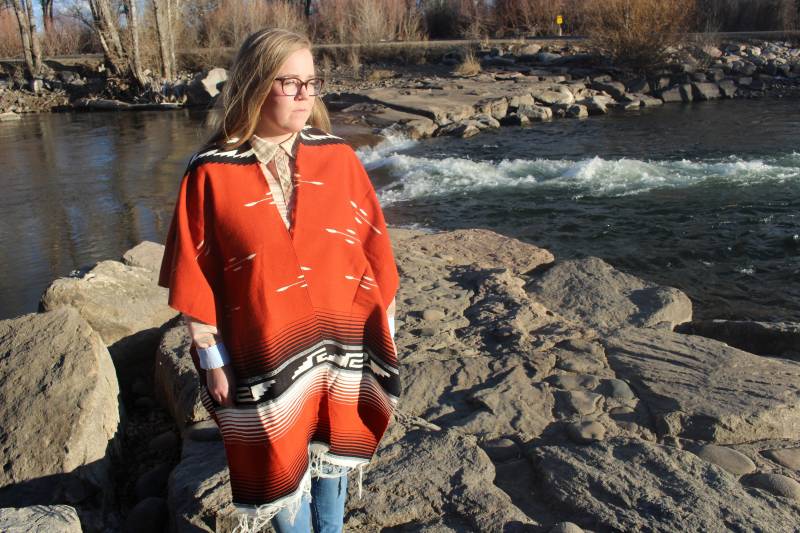 Südwestliche Muster Gewebt Fransen Poncho Südwestliche Muster Gewebt Fransen Poncho von VampValleyVintage