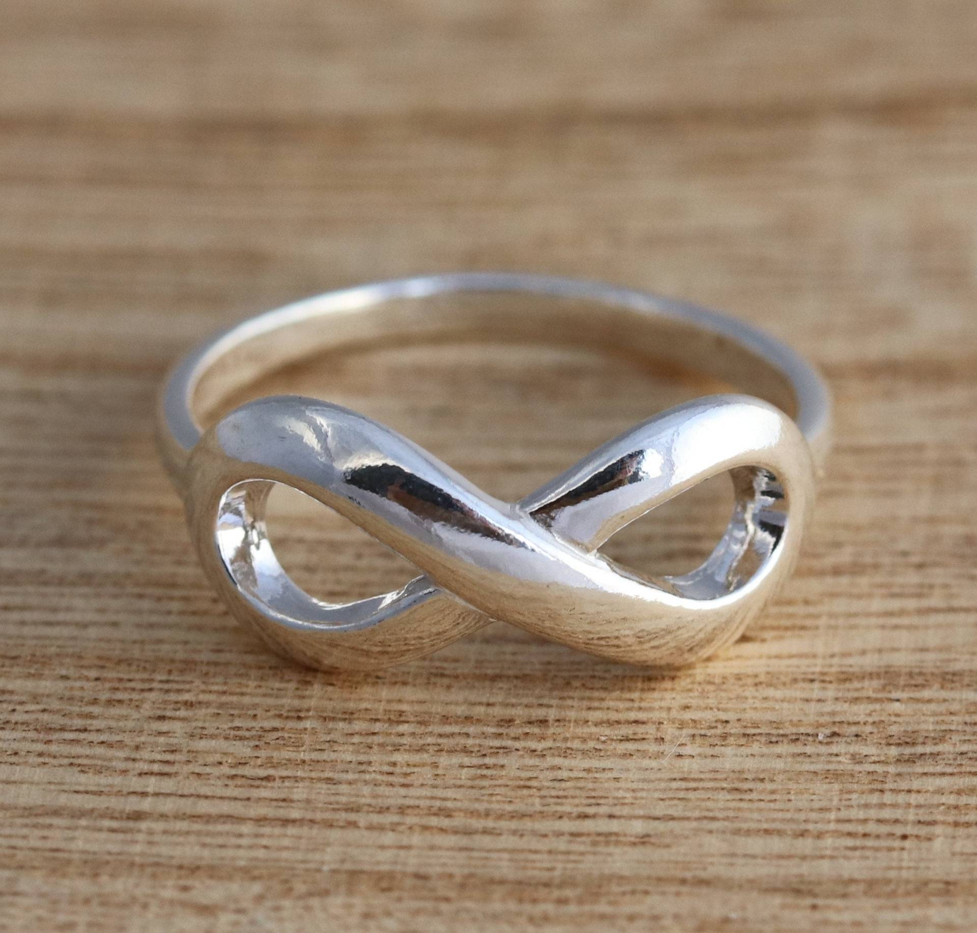 Solide 925 Sterling Silber Unendlichkeit Zeichen Symbol Liebe Ring Verschiedene J-T Größen Geschenk Boxed von VandPJewelleryLtd