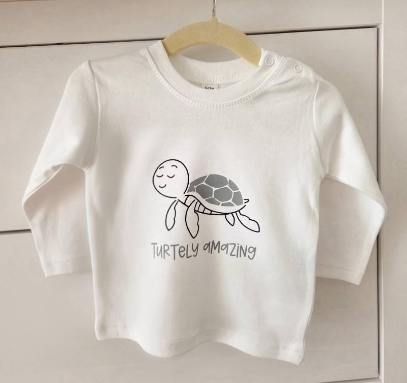 Babyshirt Tiermotiv Personalisiert | Handgezeichnetes Motiv Geschenk Baby Nikolausgeschenk Weihnachtsgeschenk Shirt Mit Name von VanillaPieces