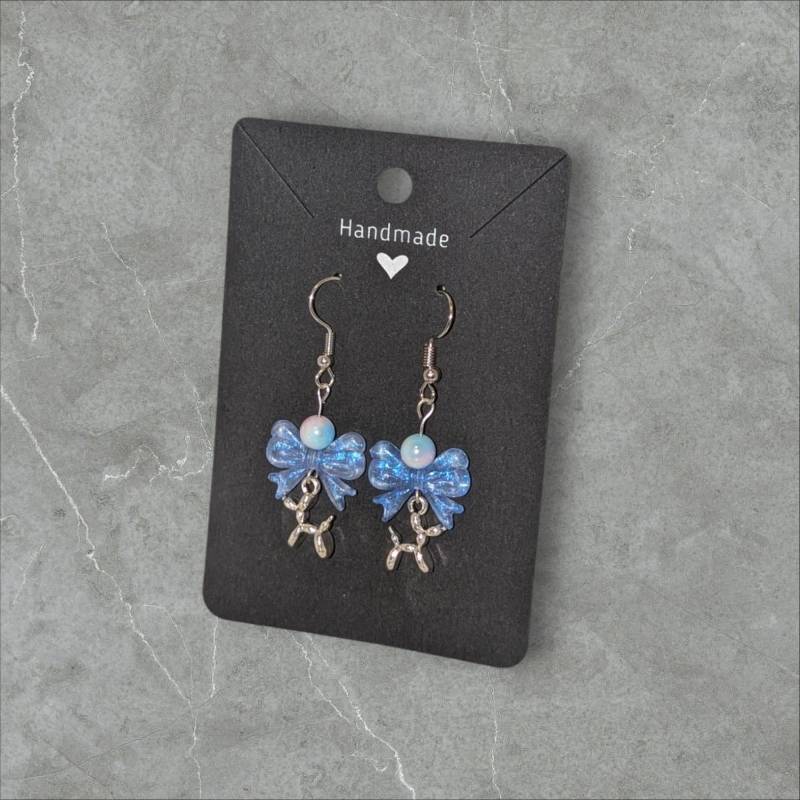 Süße Ballonhund Ohrringe Mit Schleife Süße Ballonhund Ohrringe Mit Schleife von VanisCreativespace