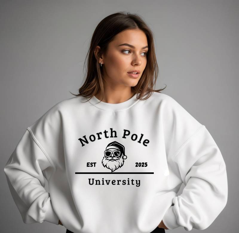 Weihnachten Sweatshirt Nordpol-Hochschule, Festlicher Rund-Halspullover, Weihnachtspullover, Cooler Weihnachtsmann, Weihnachtsgeschenk von VanisPrintWorld