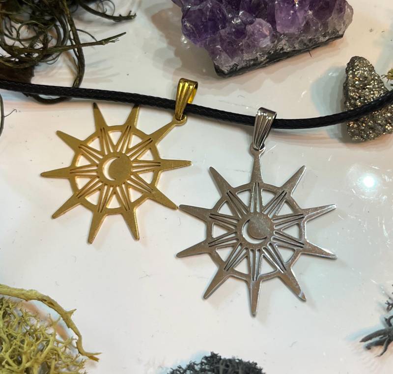 Kompass Kette Mit Mond/Wegweiser von VanneyMoons