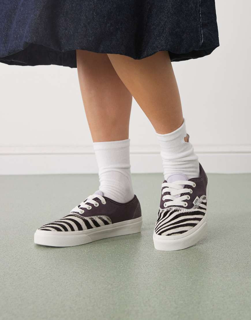 Vans Authentic - Punk - Sneaker in Schwarz mit Zebramuster und Ponyfell-Finish von Vans