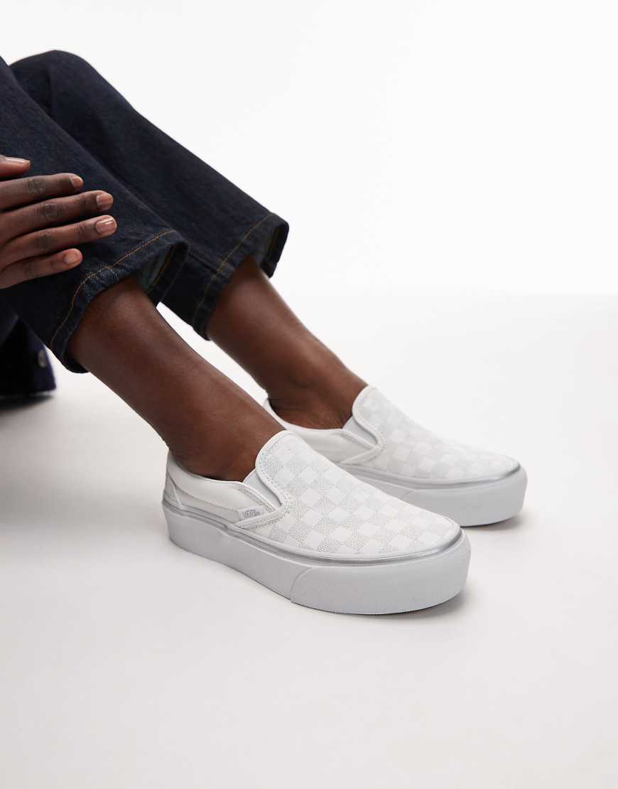 Vans Classic - Sneaker zum Hineinschlüpfen in Silber und Weiß-Metallic mit Plateausohle von Vans