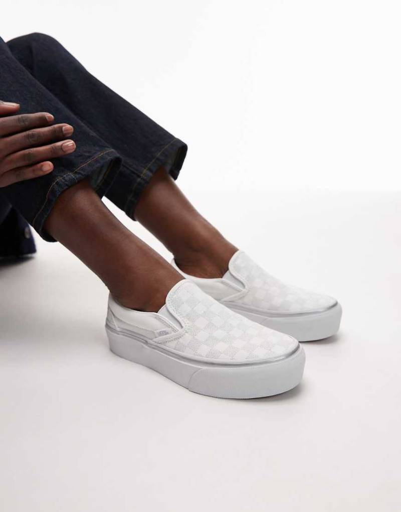 Vans Classic - Sneaker zum Hineinschlüpfen in Silber und Weiß-Metallic mit Plateausohle von Vans