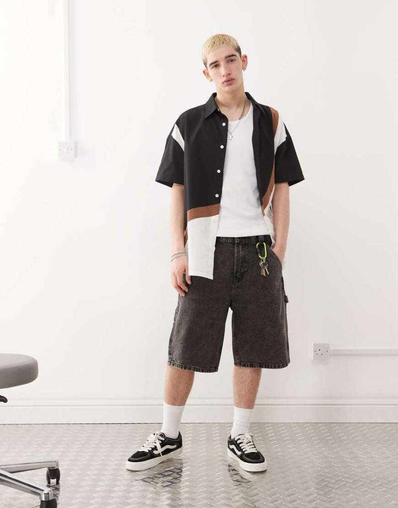 Vans - Drill Chore - Locker geschnittene Jeansshorts in verwaschenem Schwarz von Vans
