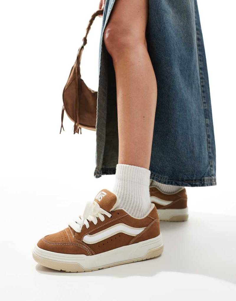 Vans - Hylane - Sneaker aus Wildleder in Braun mit dicker Sohle von Vans