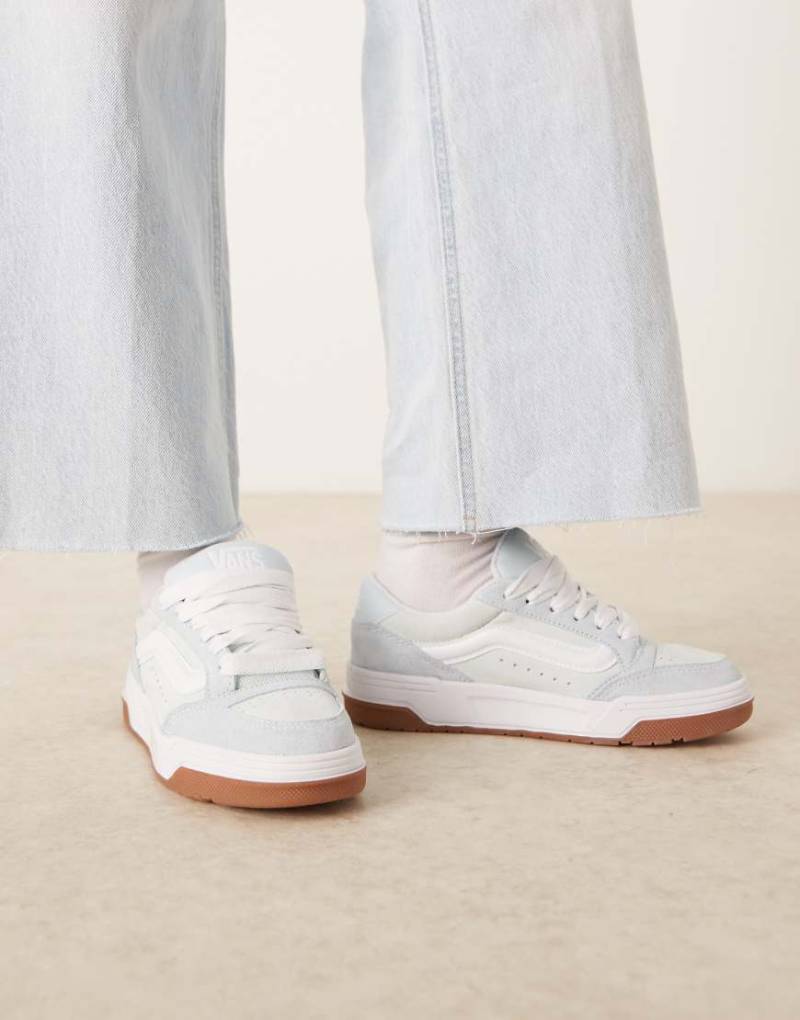 Vans - Hylane - Wildleder-Sneaker in zwei hellblauen Farbtönen von Vans