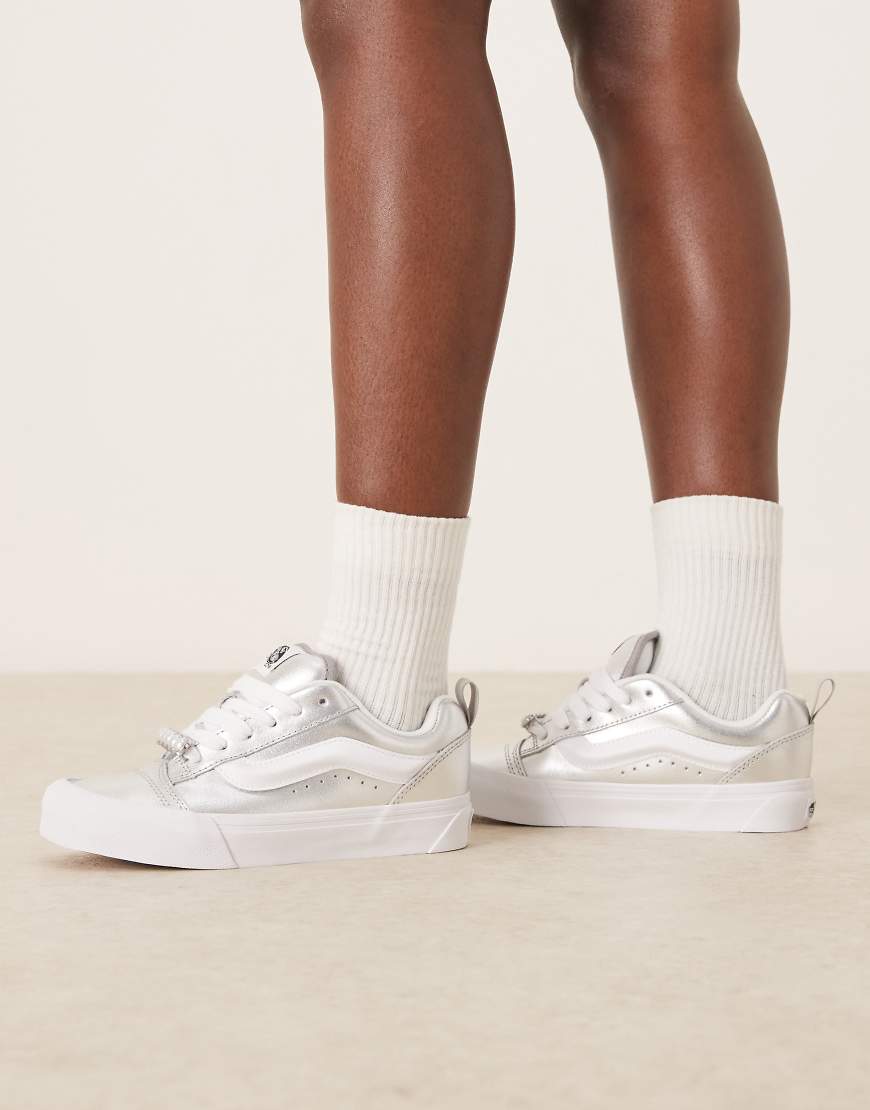 Vans - Knu Skool - Leder-Sneaker in Metallic-Silber von Vans