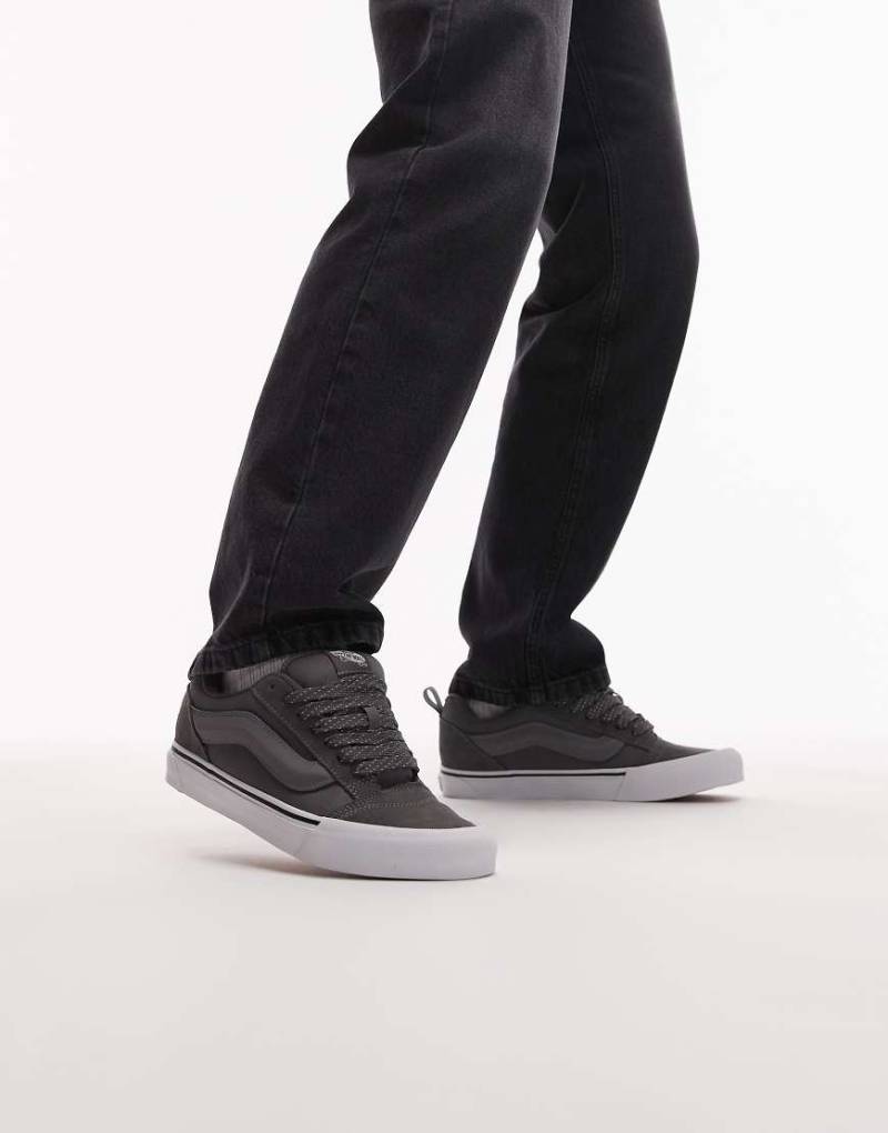 Vans - Knu Skool - Reflektierende Sneaker in Grau von Vans