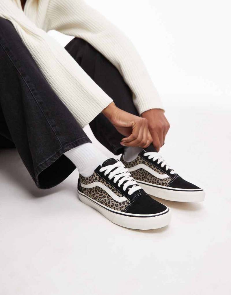 Vans - Old Skool - Sneaker in Schwarz mit Leopardenmuster von Vans
