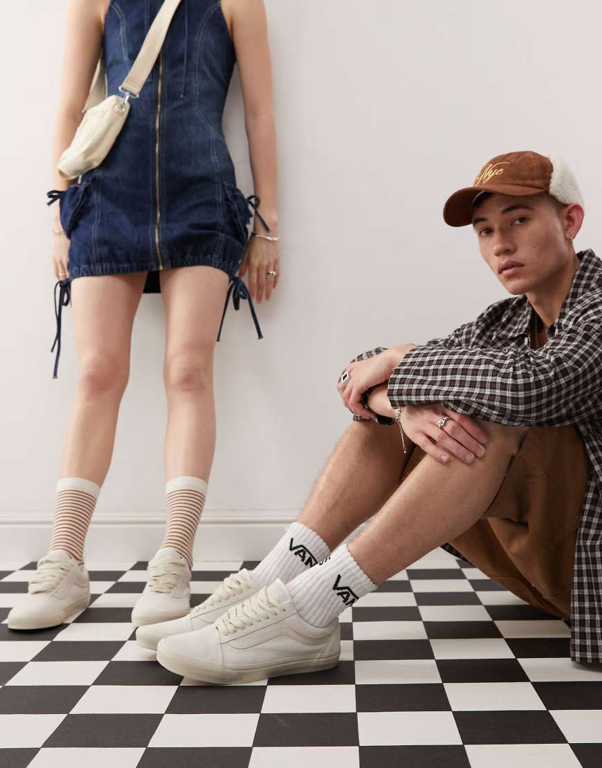 Vans - Old Skool - Sneaker in Wollweiß mit übergroßen Schnürsenkeln von Vans