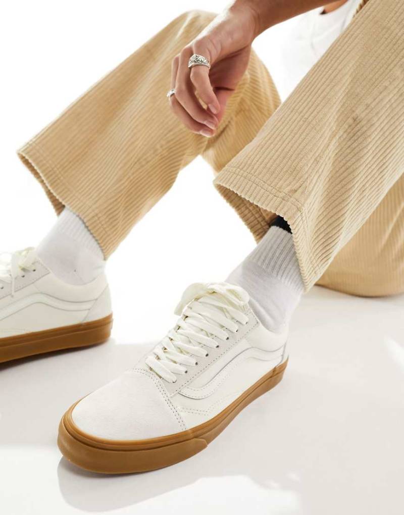 Vans - Old Skool - Sneaker in gebrochenem Weiß mit Gummisohle von Vans