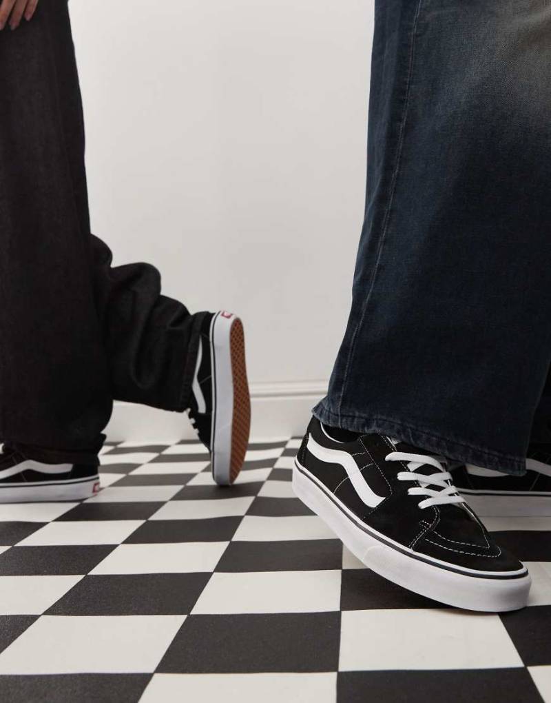 Vans - SK8-Low - Sneaker in Schwarz und Weiß von Vans