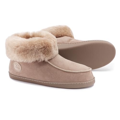 Vanuba - Herren Hausschuhe Peppin 42 EU, Lammfell Winterschuhe mit Auswechselbare Einlegesohle, Warme Winter Schuhe Manner, Echtleder, Handgefertigt - Beige von Vanuba