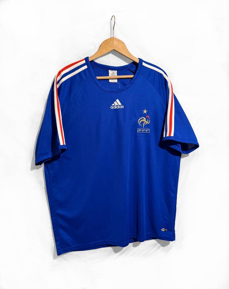 Vintage 2000Er Adidas Frankreich Fussball Team Trainings-Shirt Grösse Xl Vintage 2000Er Adidas Frankreich Fussball Team Trainings-Shirt Grösse Xl von VapeoVintage