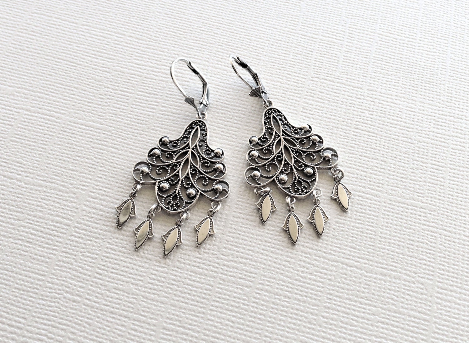 Antik Finish Sterling Silber Filigrane Ohrringe Antik Finish Sterling Silber Filigrane Ohrringe von VaraJewels