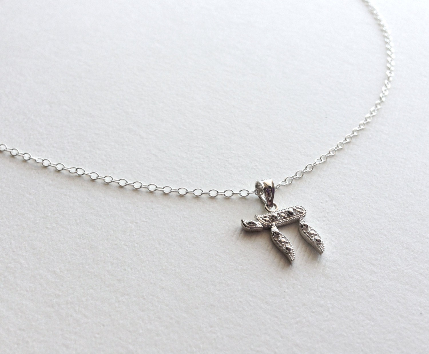 Chai Symbol Halskette in Sterling Silber Chai Symbol Halskette in Sterling Silber von VaraJewels