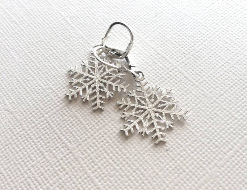Schneeflocken Ohrringe in Sterling Silber von VaraJewels