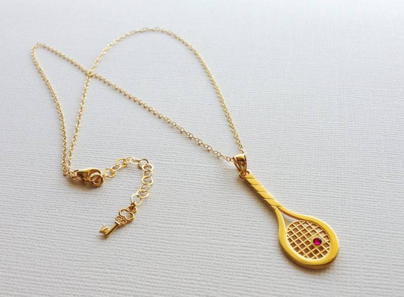 Tennisschläger Halskette Mit Swarovski Kristallen in Sterling Silber | 18K Gelbgold Plating, Tennis Team Geschenk von VaraJewels
