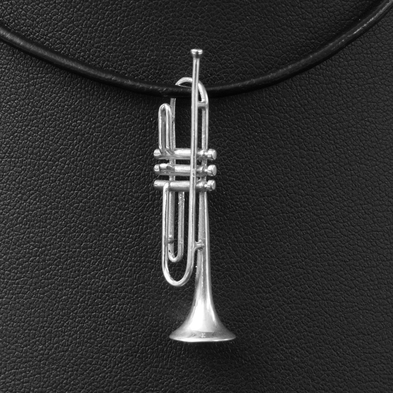 sterling Silber Trompete Anhänger sterling Silber Trompete Anhänger von Varabin