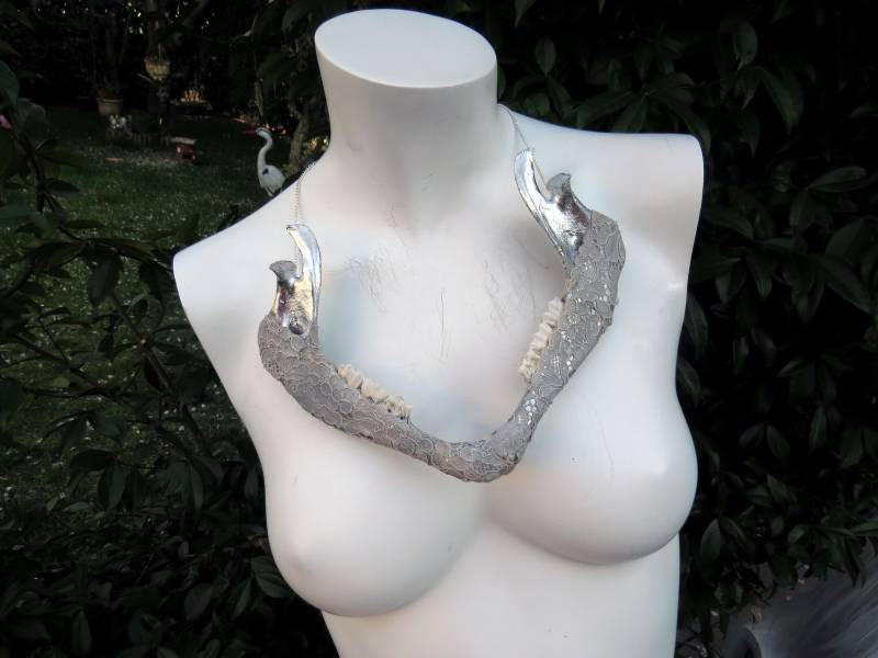 Halskette - Knochenkette Kiefer Knochenschmuck Juwelen Spitzenkette Spitzenschmuck Handgefertigte Knochenkunst Spitze Hexe von VariArtIry