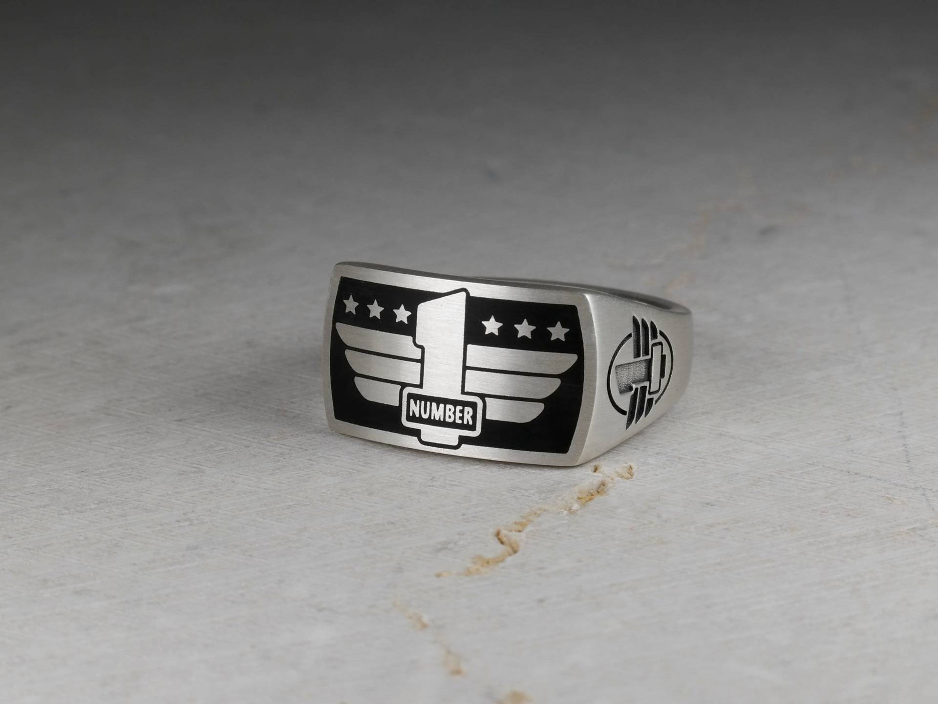 Champion Nummer 1 Ring, Sterling Silber Siegerring, Glückszahl Du Bist Der Erste, Zahlenring, Ring Champion Nummer 1 Ring, Sterling Silber Siegerring, Glückszahl Du Bist Der Erste, Zahlenring, Ring von VartovarJewelry