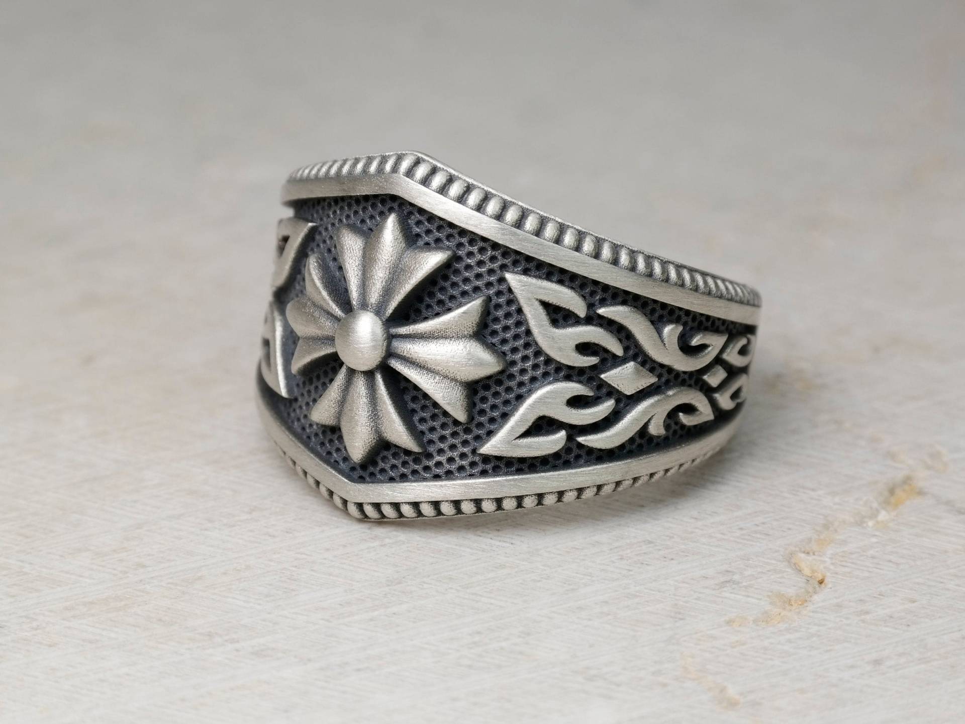 Fleury Cross Silber Herren Ring, Christentum Symbol Schmuck, Fleur De Lis, Echt Sterling 925, Geschenk Für Ihn, Mann Zubehör Fleury Cross Silber Herren Ring, Christentum Symbol Schmuck, Fleur De Lis, Echt Sterling 925, Geschenk Für Ihn, Mann Zubehör von VartovarJewelry