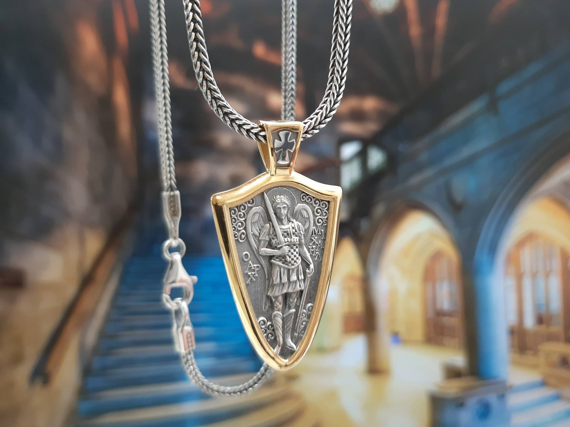 Schild Heiliger Michael, Sterling Silber 925 | Vergoldet Halskette, Christliches Erzengel-Medaillon, Kommandant Gottes Schild Heiliger Michael, Sterling Silber 925 | Vergoldet Halskette, Christliches Erzengel-Medaillon, Kommandant Gottes von VartovarJewelry