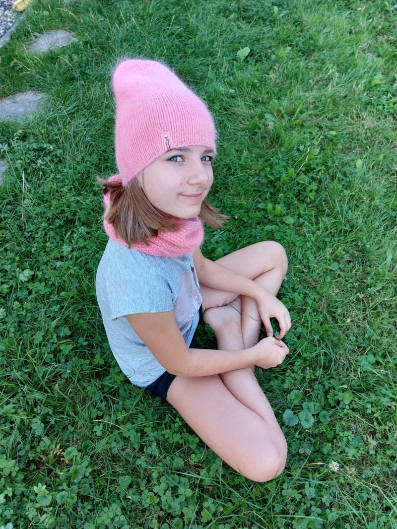 Set Aus Hut Und Schlauchschal von Varvarakarina