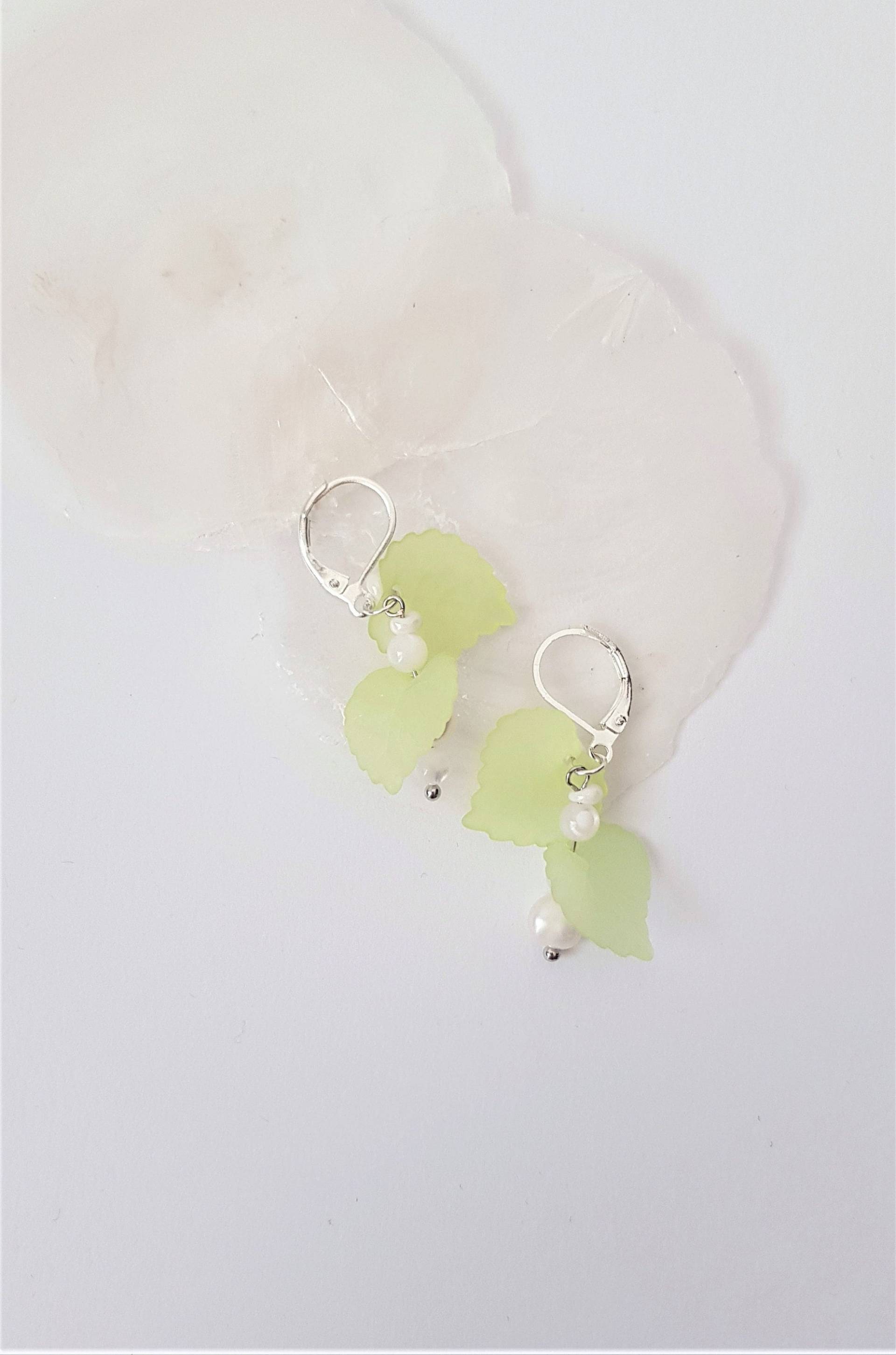 Grüne Perlen Ohrringe Silber Grüne Perlen Ohrringe Silber von VaseStudios