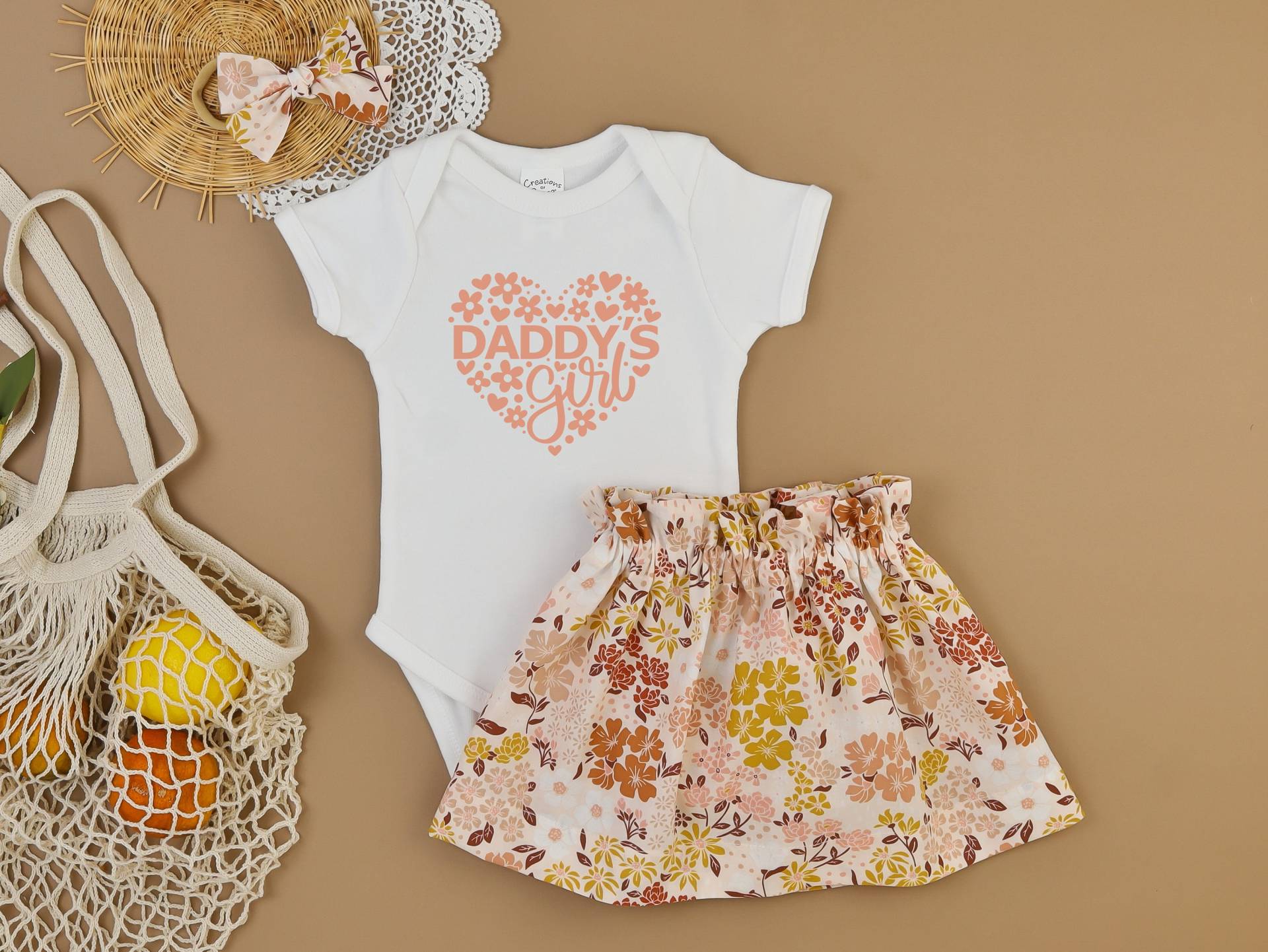 Vatertags Outfit Baby Mädchen. Papas Mädchen Body Und Rock von VaseniaStore