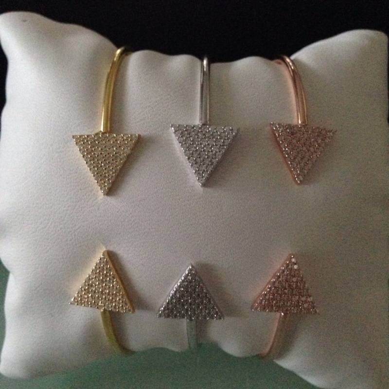 Dreieck Pfeil Armreif von VassariBoutique