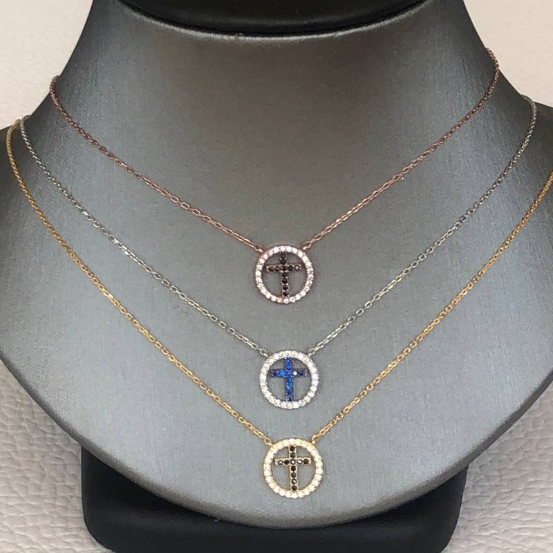 Eternity Kreuz Halskette von VassariBoutique