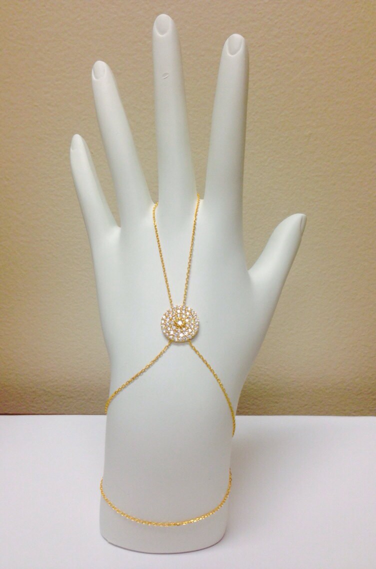 Großes Disc Hand Armband von VassariBoutique