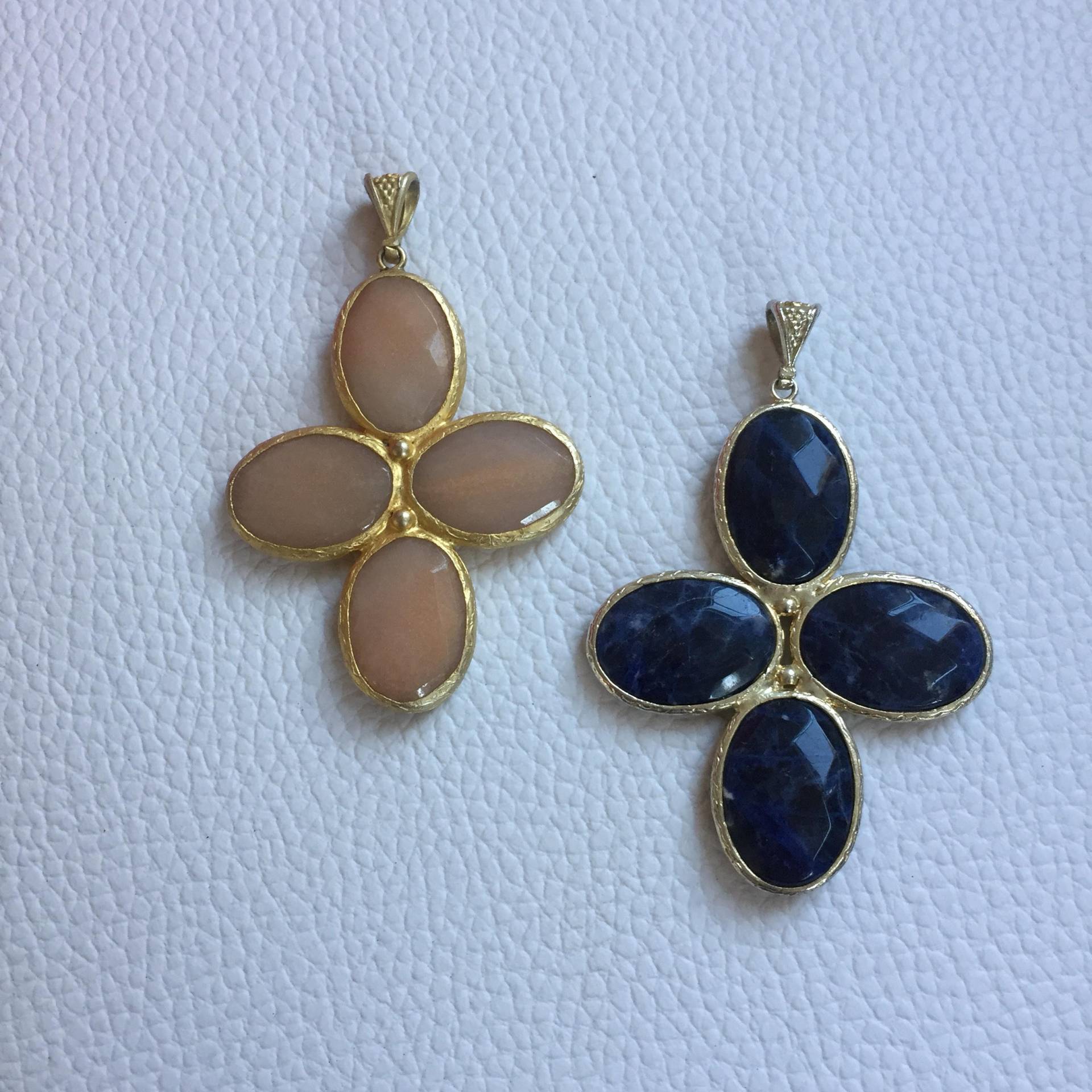 stein Kreuz Anhänger von VassariBoutique