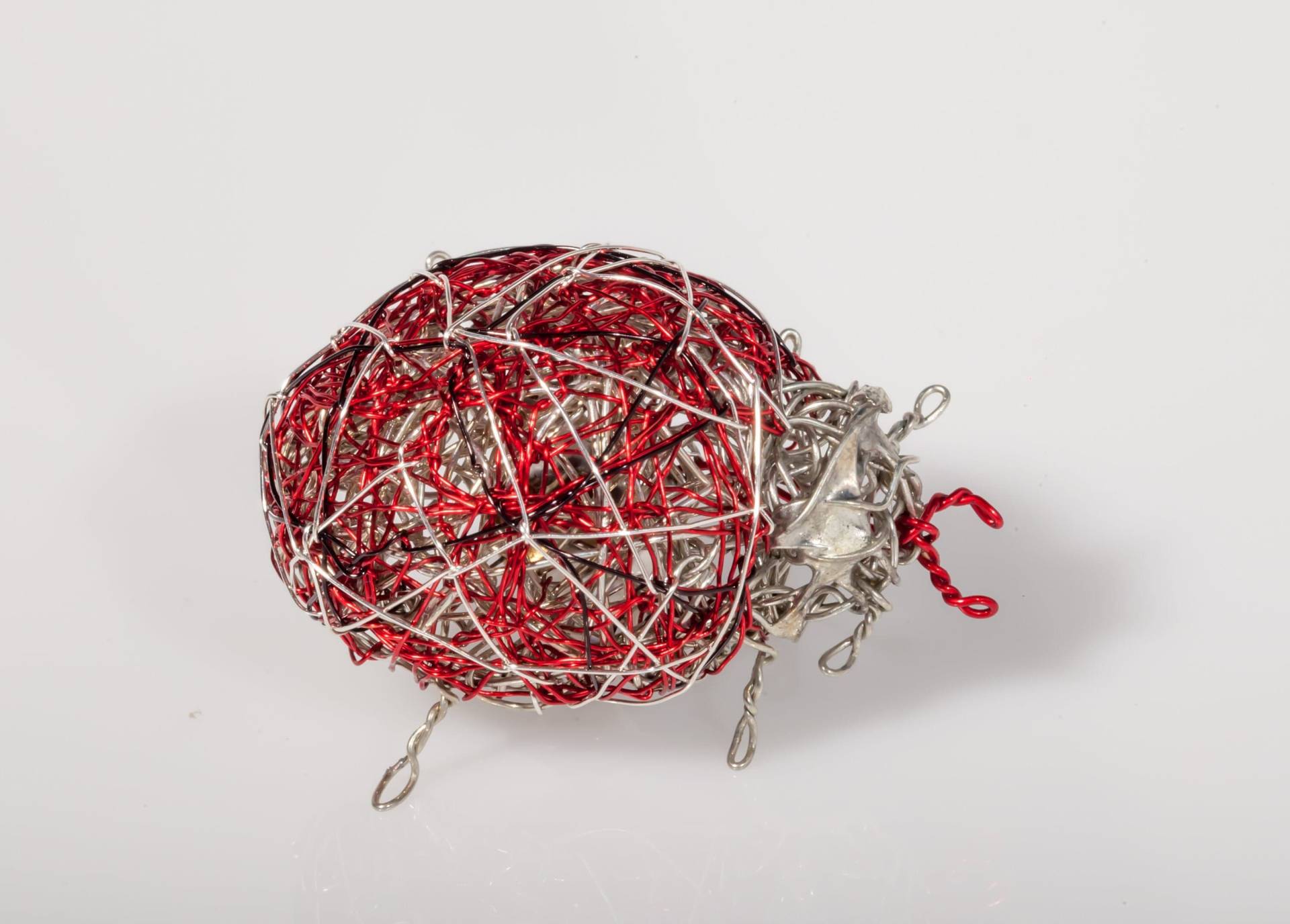 Roter Marienkäfer Insekt Anstecknadel, Silber Käfer Skulptur Roter Marienkäfer Insekt Anstecknadel, Silber Käfer Skulptur von VassilikiMikropoulou