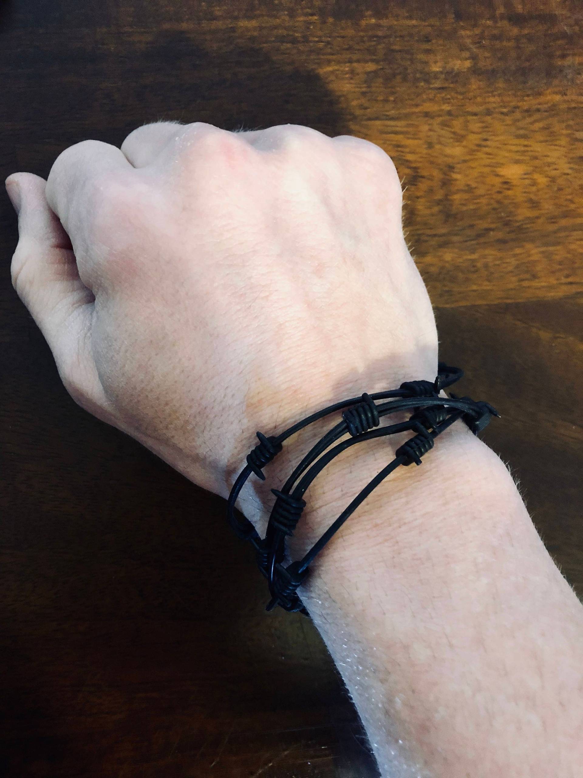 10 Stacheldraht Armbänder | Silikon Schwarz Goth Punk Rock Star 10 Stacheldraht Armbänder | Silikon Schwarz Goth Punk Rock Star von VastlyEpic