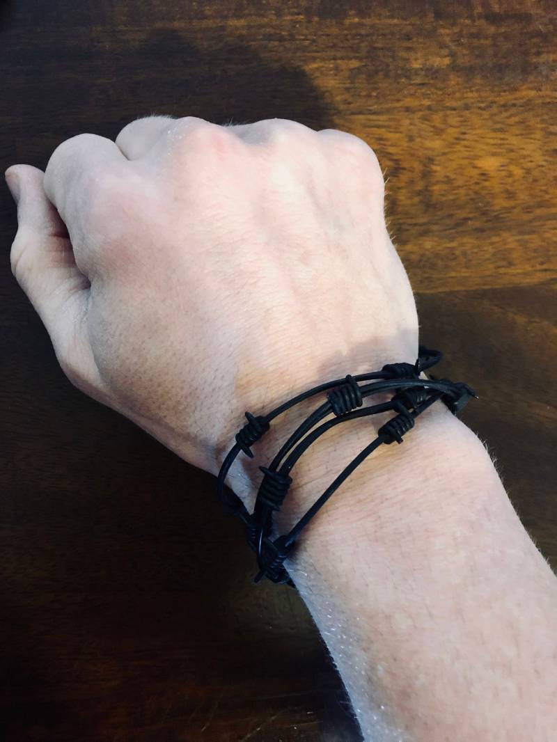 10 Stacheldraht Armbänder | Silikon Schwarz Goth Punk Rock Star 10 Stacheldraht Armbänder | Silikon Schwarz Goth Punk Rock Star von VastlyEpic