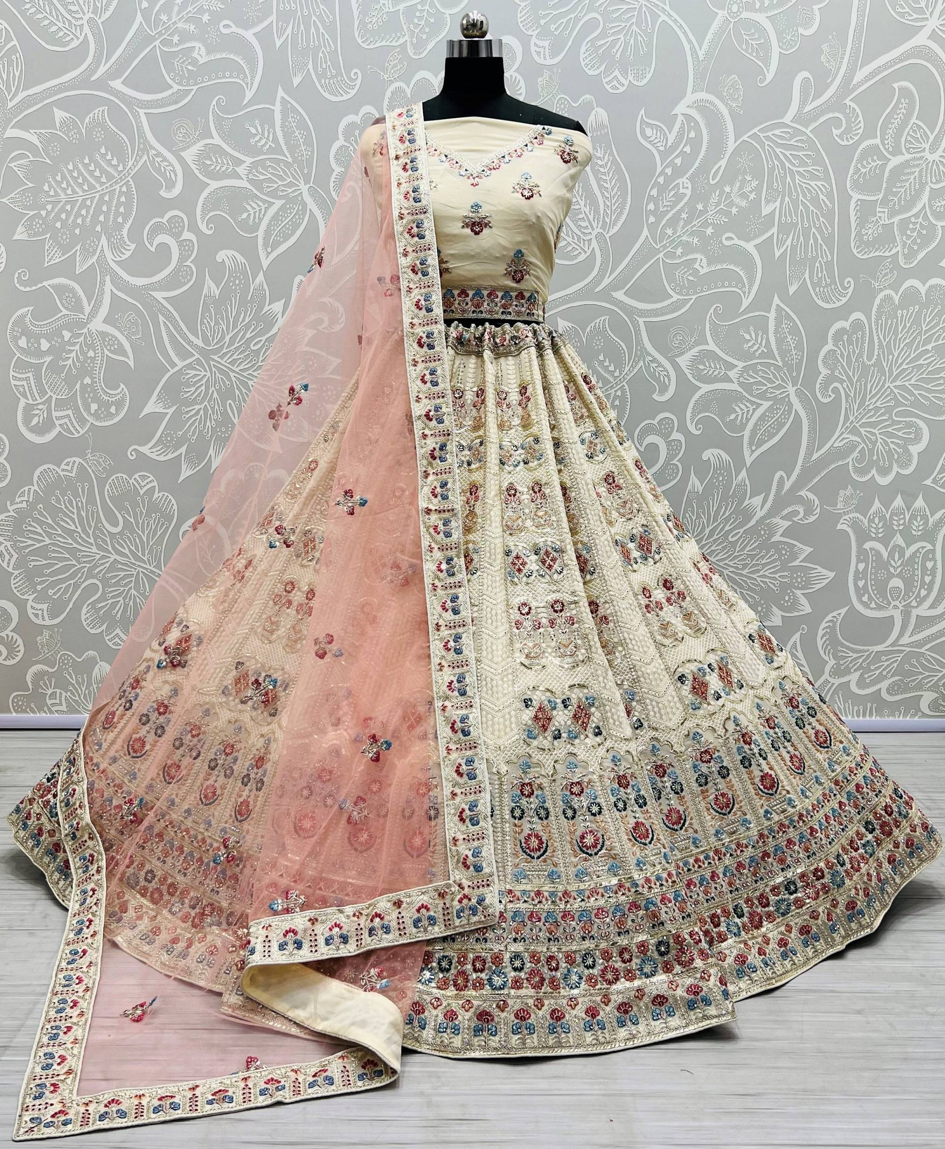 Georgette Stoff Handarbeit Beige Farbe Designer Braut Lehengacholi, Hochzeit Chaniya Choli, Handarbeit Lehenga Choli Für Frauen, Frauen Tragen von Vastrawear18