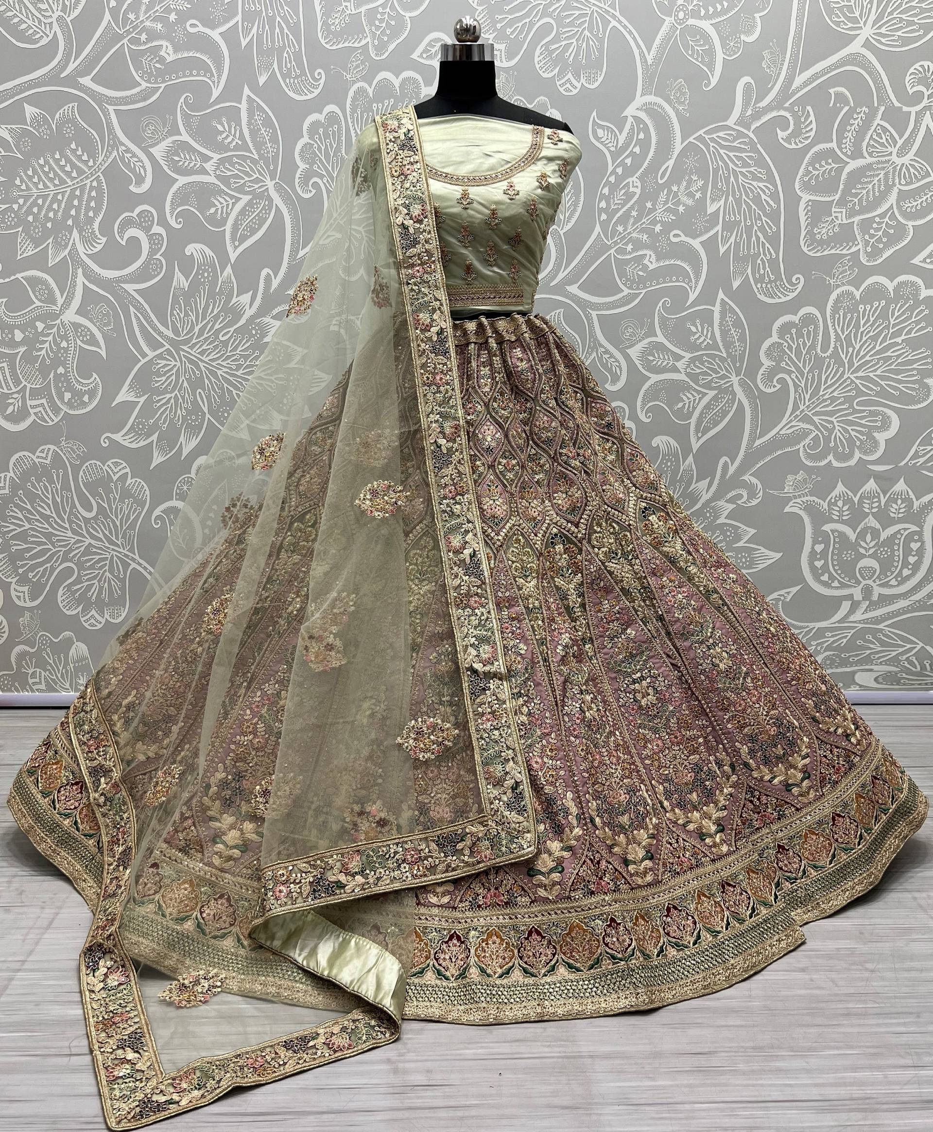 Schwere Dori Stickerei Halb Braut Samt Lehengacholi Für Sie, Hochzeit Lehega Choli Für Sie, Handgemacht , Lehenga Choli Mit Dupatta von Vastrawear18