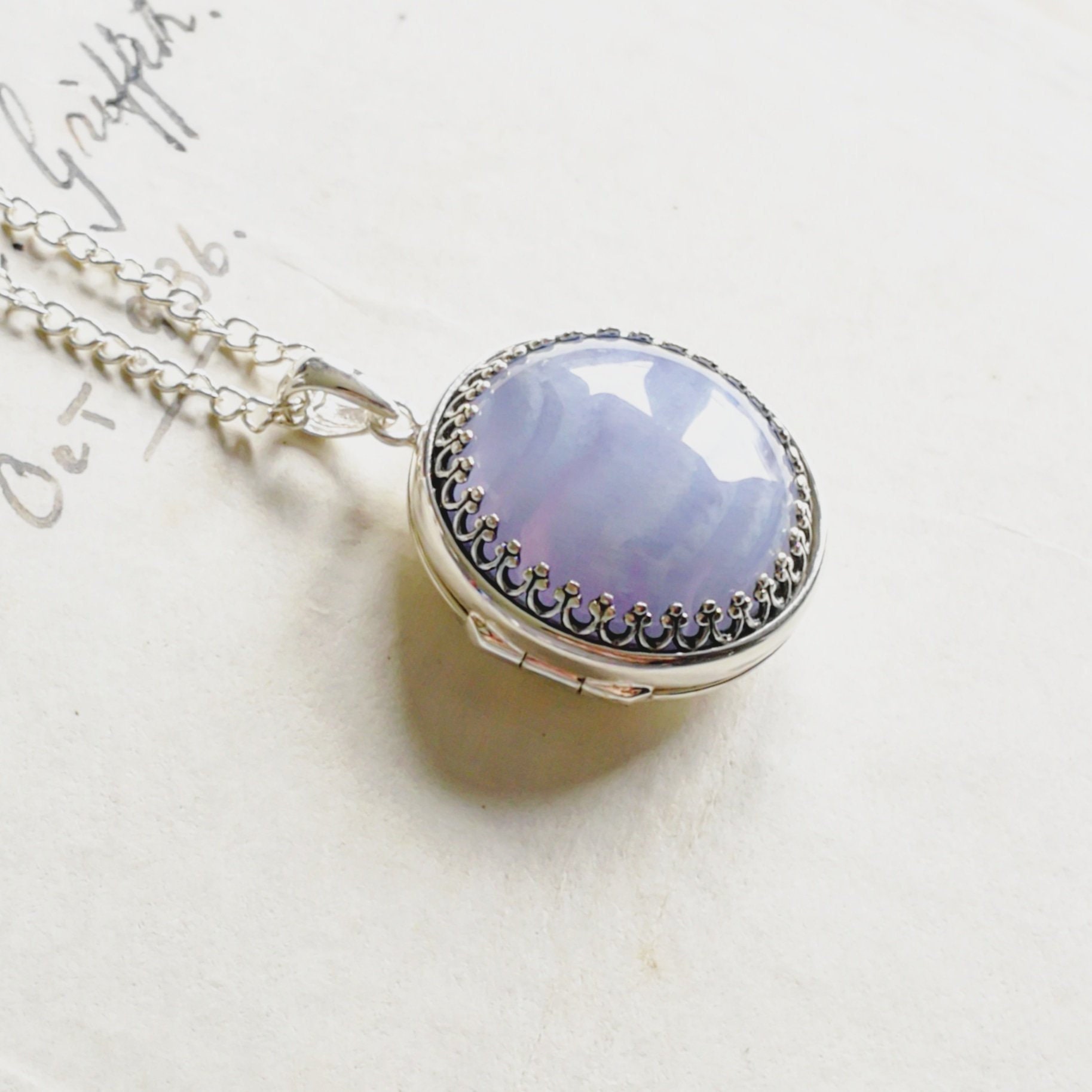 Personalisierte Sterling Silber Blauer Spitze Achat Foto Medaillon Edelstein Medaillon, Andenken Schmuck von VasyaBoutique