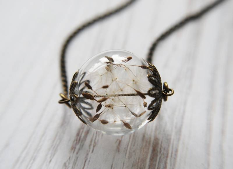 Pusteblume Halskette Make A Wish, Glaskugel Terrarium, Bronze Perlenarbeit von VasyaBoutique