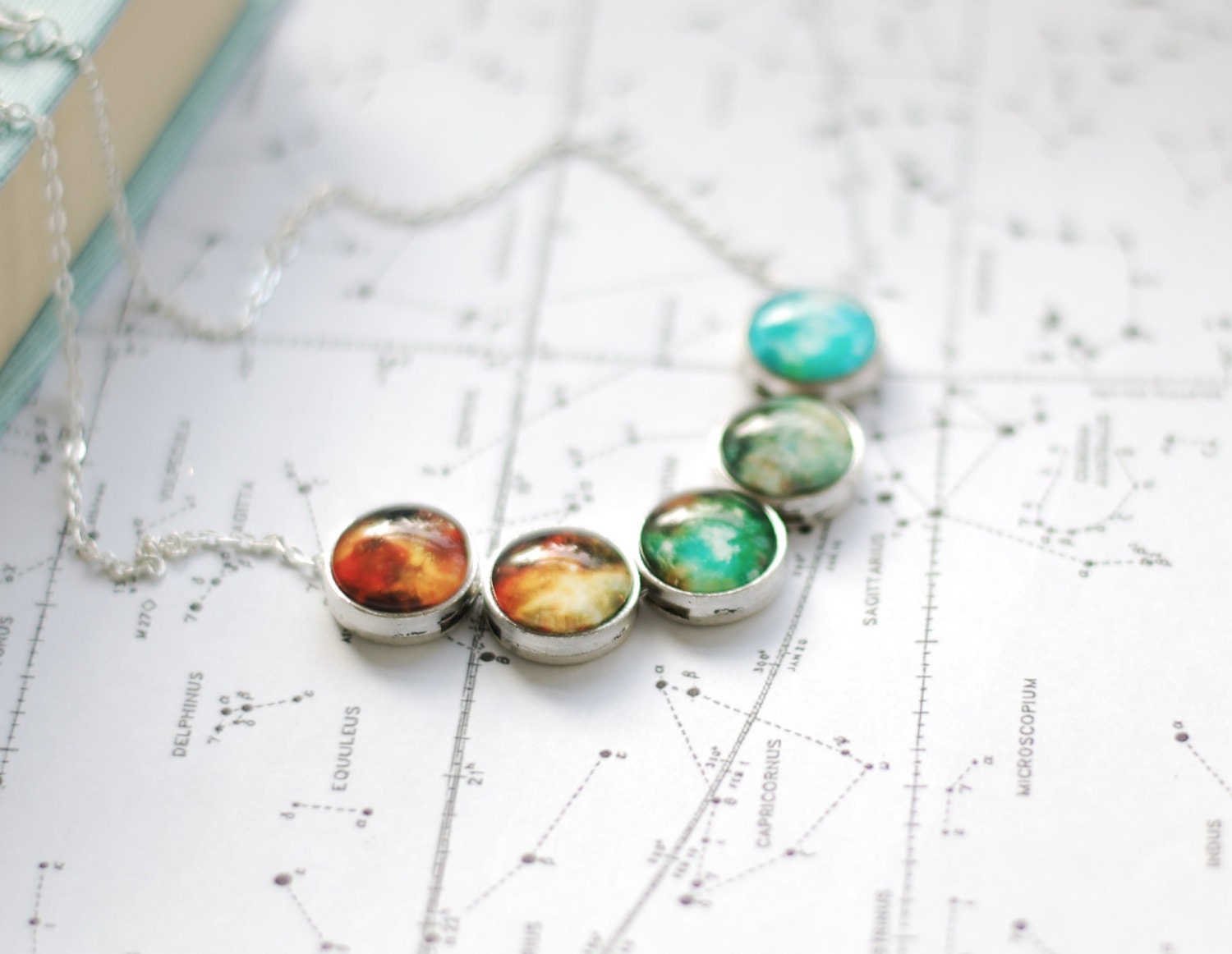 Regenbogen Galaxie Kette Ombre Silber Bead Space Jewelry von VasyaBoutique