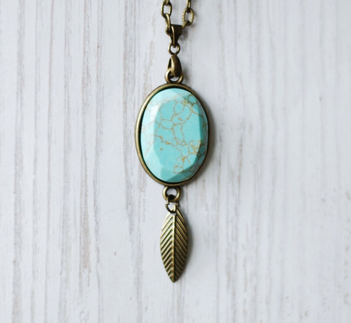 Türkis Halskette Boho Vintage Style Festival Schmuck Antik Bronze Mint Grün Anhänger von VasyaBoutique