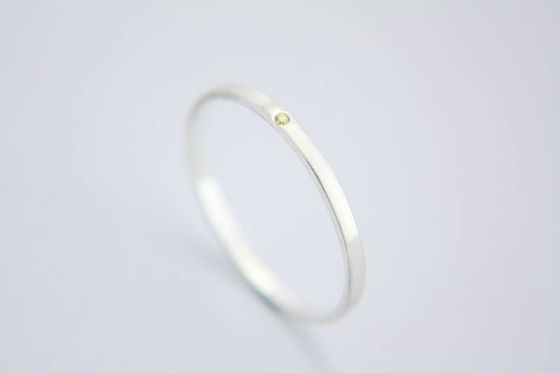 Ring Aus Gebürstetem Gold Mit Gelbem Diamant/Gebürsteter Armreif Ehering Gelbgold Stapelbar Gelb Ring Aus Gebürstetem Gold Mit Gelbem Diamant/Gebürsteter Armreif Ehering Gelbgold Stapelbar Gelb von VaudryJewelry