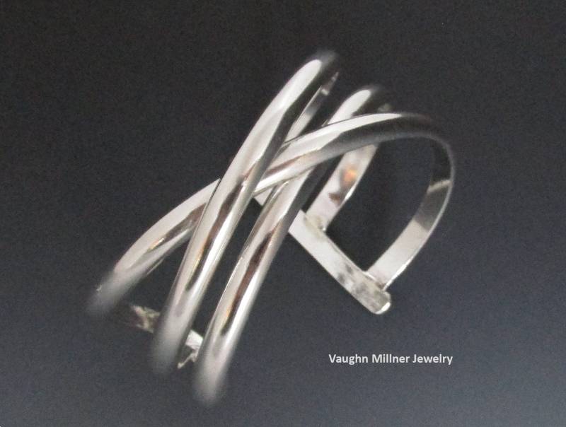 Silberdraht-Manschette Silberdraht-Manschette von VaughnMillnerJewelry