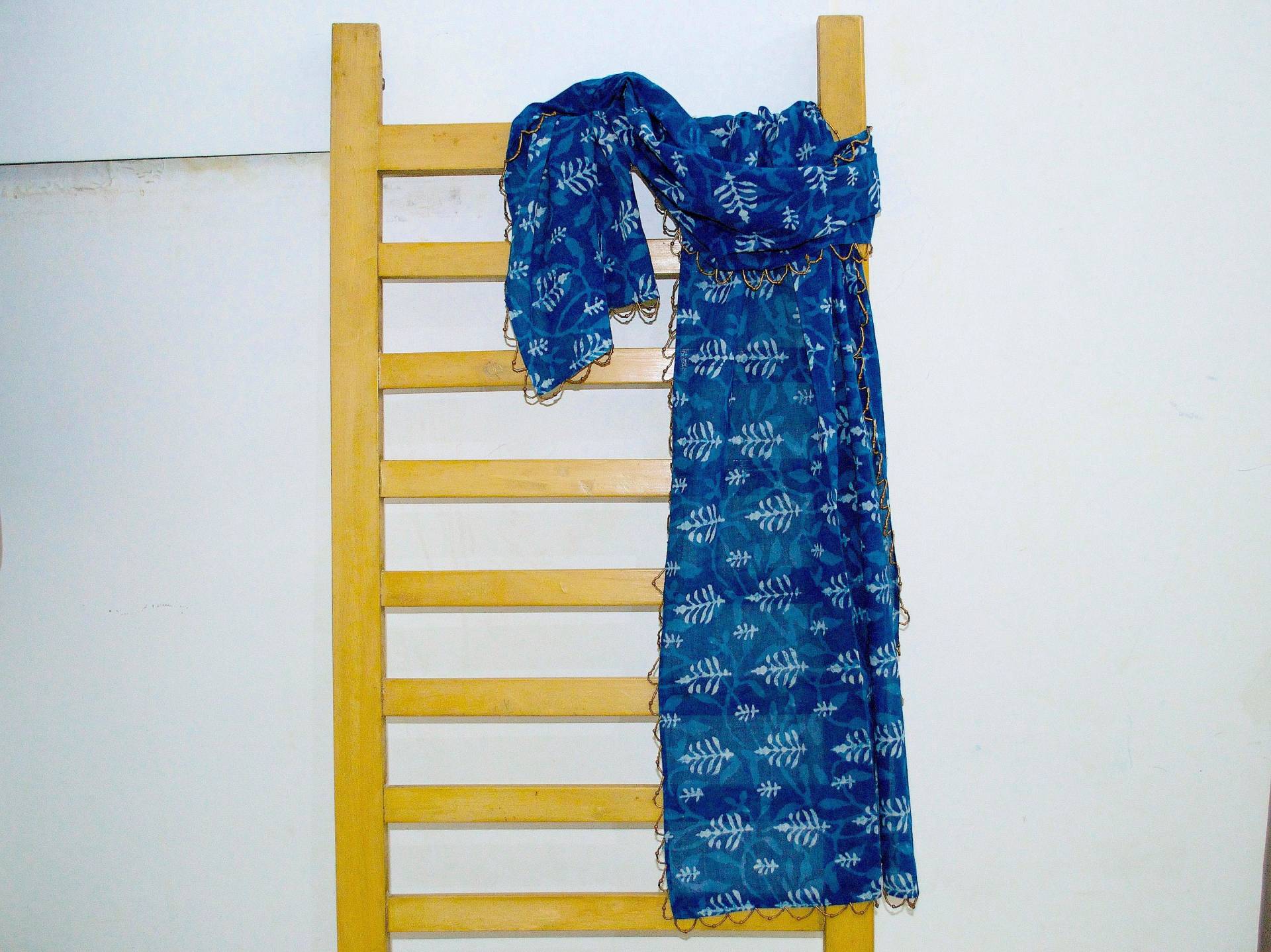 Einzigartige Indigo Handgemachte Schal Mit Mudprint Stola von VedahDesigns