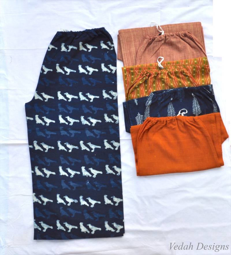 Wählen Sie Stoff Aus Dem Geschäft Made To Order Pyjamas Indigo Khadi Ikat Hippie Haremshose, Kleidung Im Boho-Stil von VedahDesigns