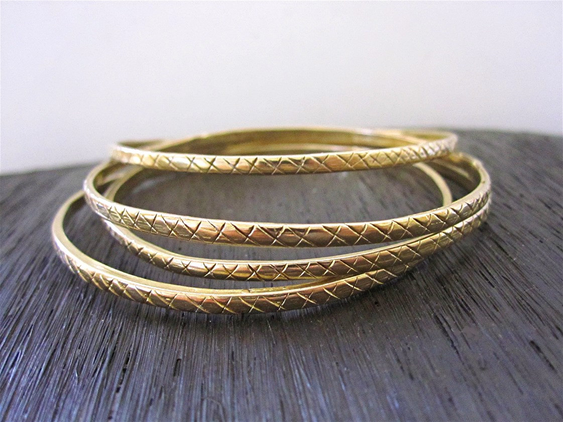 Handgefertigter Artisan Armreif Armband in Goldbronze | Ein Armband | N Handgefertigter Artisan Armreif Armband in Goldbronze | Ein Armband | N von VedeliDesigns